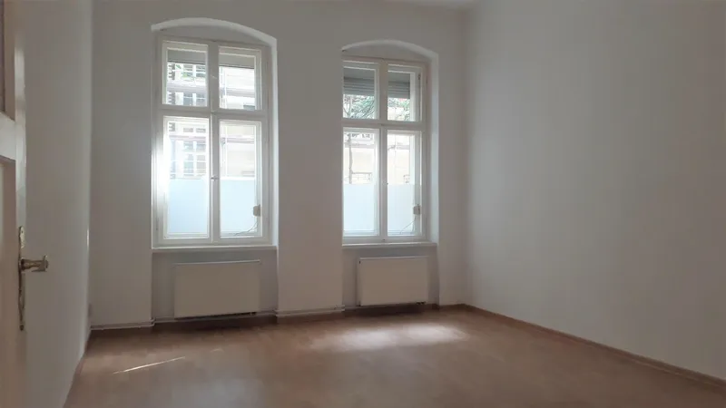 3-Raum Wohnung im Erdgeschoss mit Garten beim Nöldner Platz — photo 1